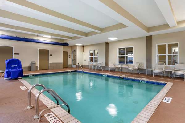 Pool - Comfort Inn & Suites Orangeburg - I-26, Exit 145