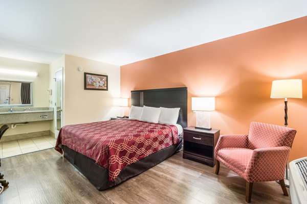  - Econo Lodge Santee - I-95, Exit 98