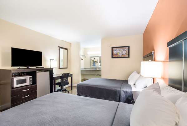  - Econo Lodge Santee - I-95, Exit 98