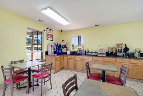 Amenities - Econo Lodge Santee - I-95, Exit 98