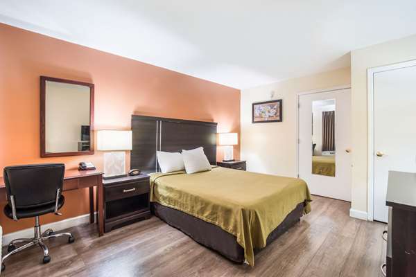  - Econo Lodge Santee - I-95, Exit 98