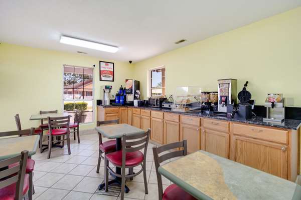 Amenities - Econo Lodge Santee - I-95, Exit 98