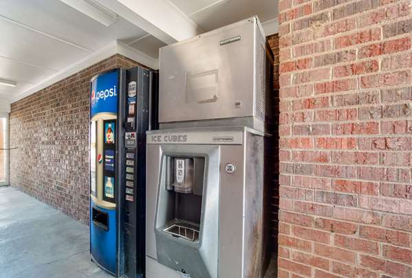  - Econo Lodge Santee - I-95, Exit 98