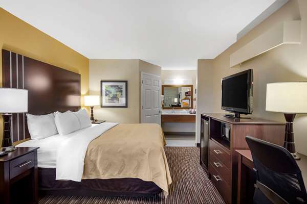  - Quality Inn Seneca