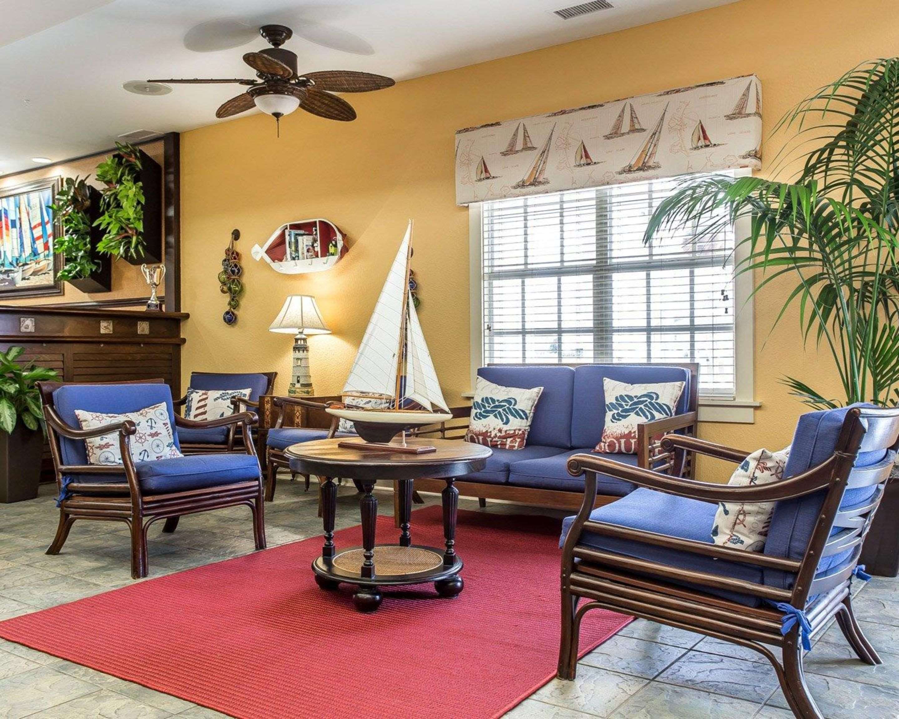 Lobby with sitting area | Bluegreen Vacations Harbour Lights, Ascend Resort Collection
