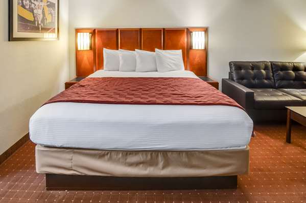 Suite - Rodeway Inn North Charleston - I-26, Exit 209