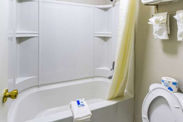  - Rodeway Inn North Charleston - I-26, Exit 209