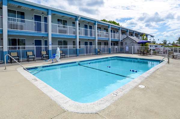 Pool - Rodeway Inn North Charleston - I-26, Exit 209