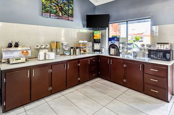 Amenities - Rodeway Inn North Charleston - I-26, Exit 209