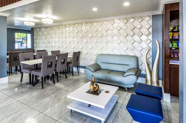  - Rodeway Inn North Charleston - I-26, Exit 209