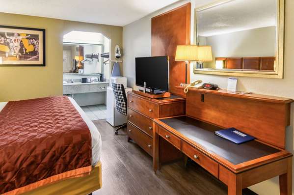  - Rodeway Inn North Charleston - I-26, Exit 209