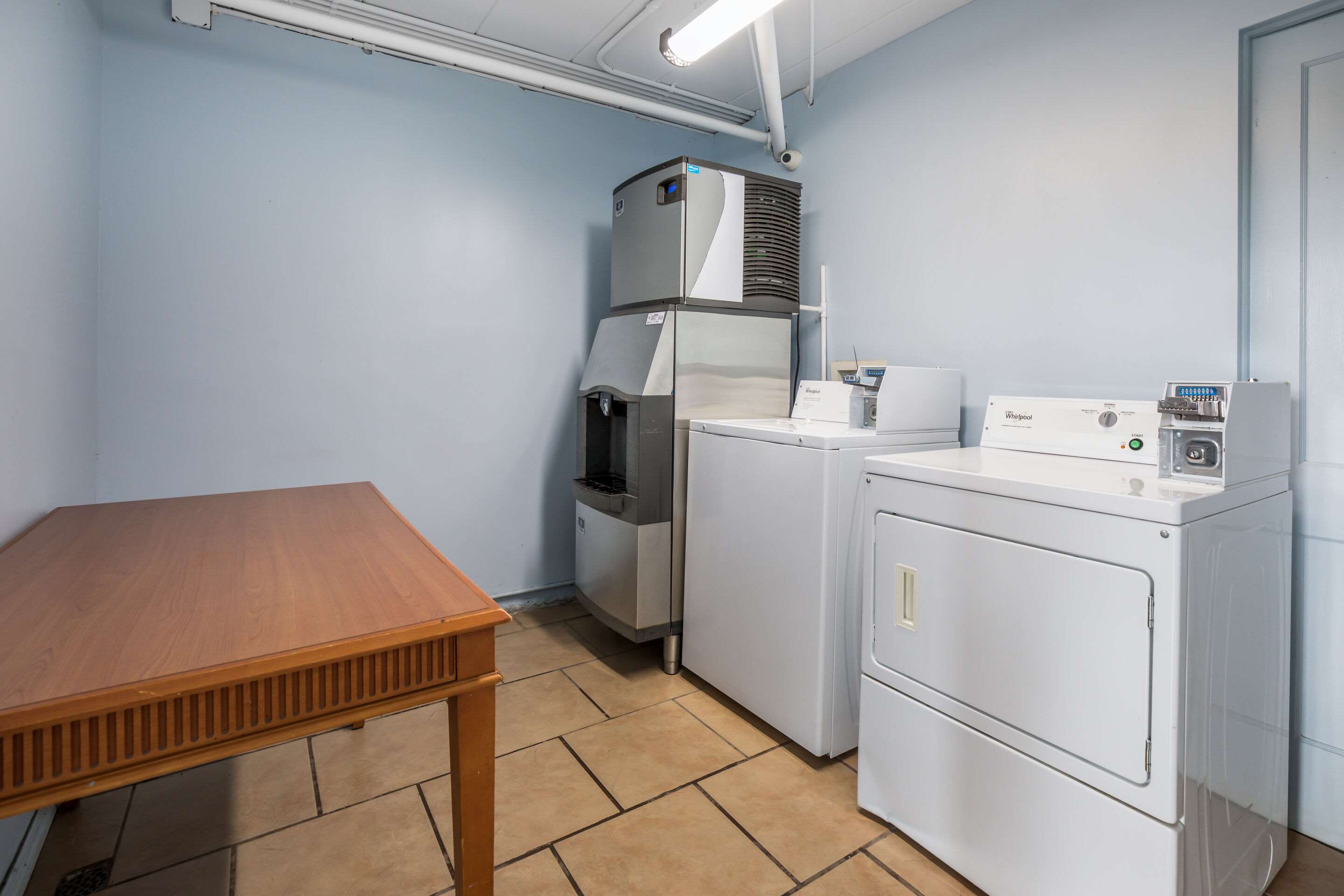 Guest laundry facilities | Rodeway Inn Anderson