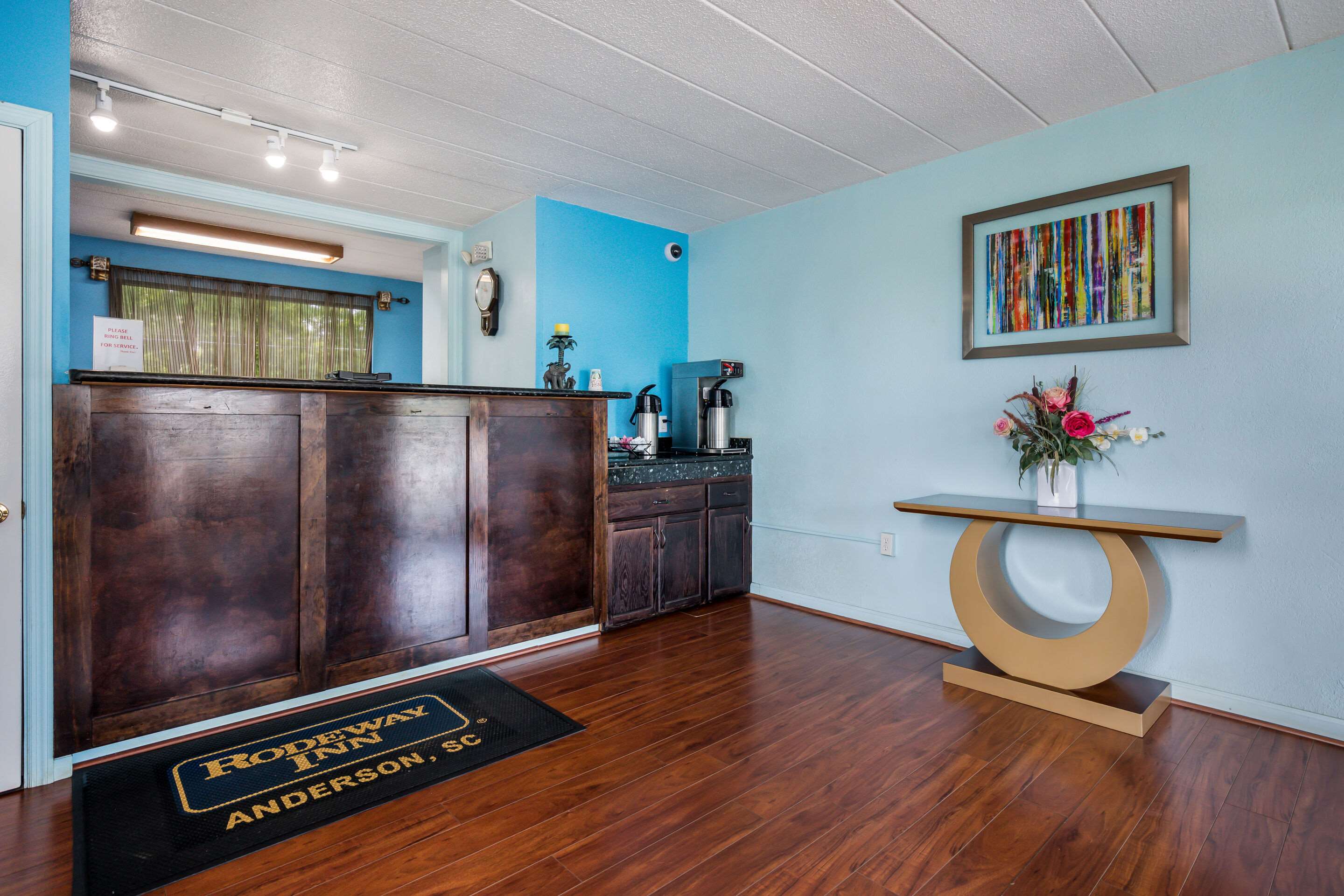 Front desk | Rodeway Inn Anderson