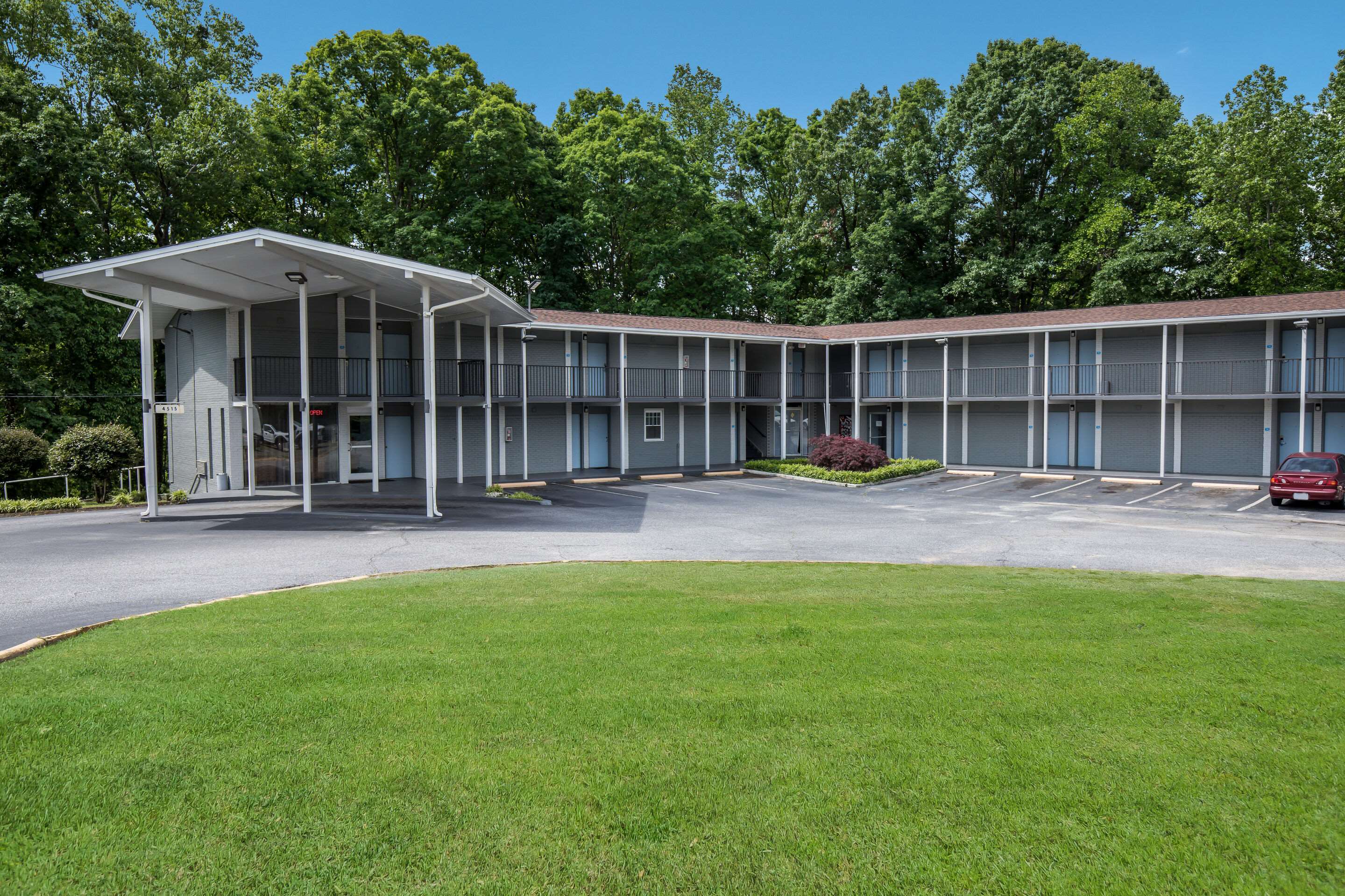 Hotel exterior | Rodeway Inn Anderson