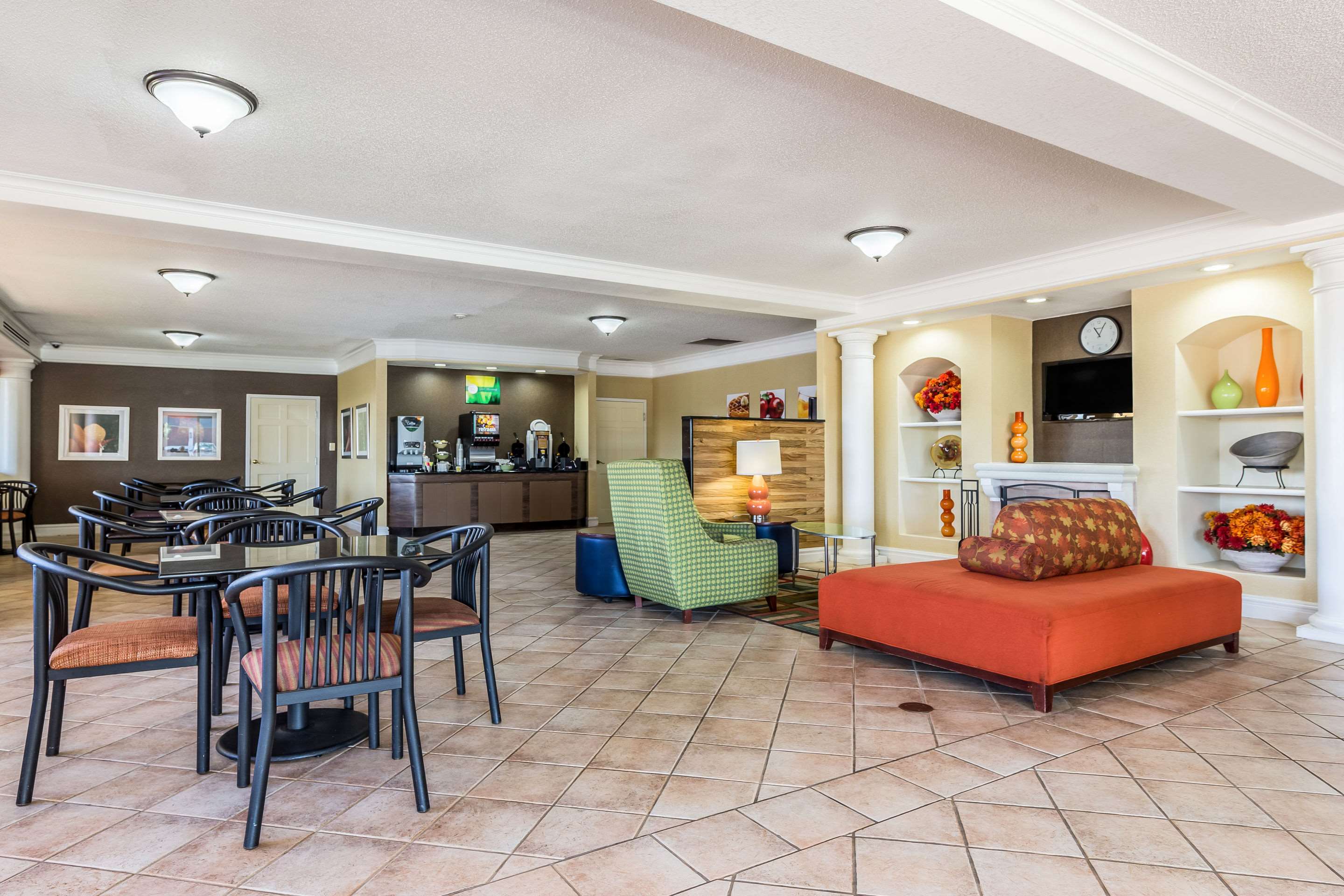 Lobby with sitting area