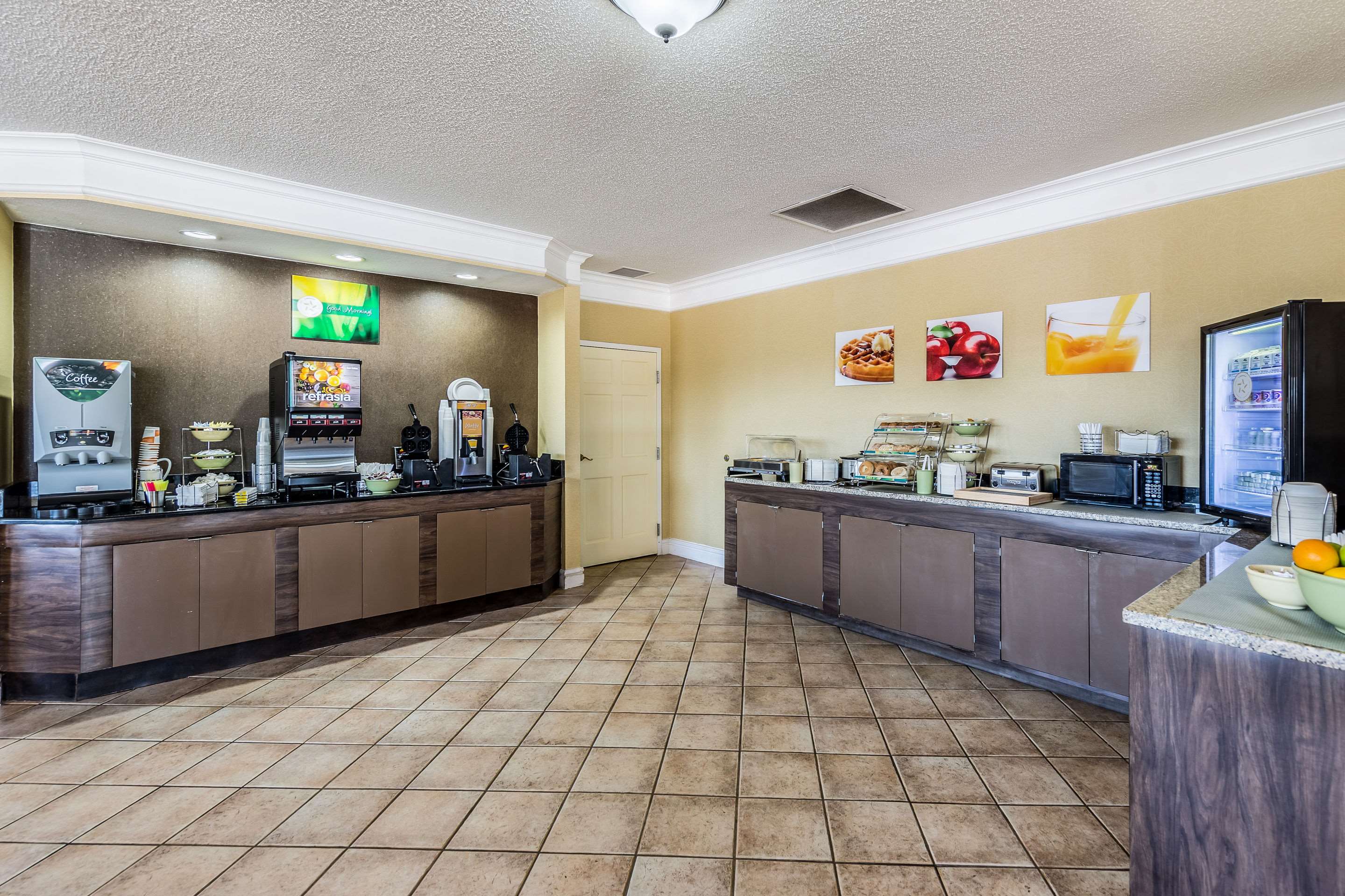 Breakfast area