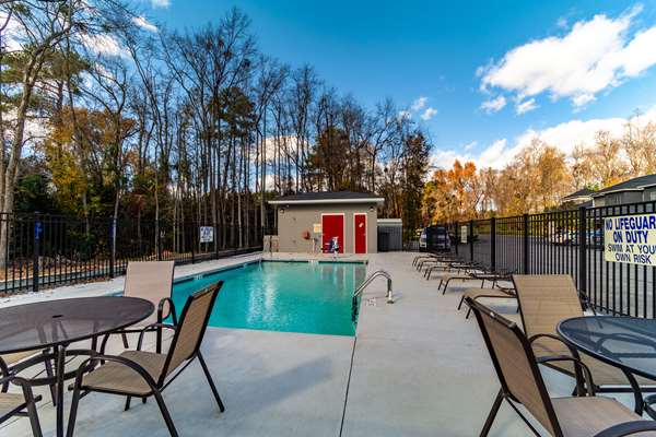 Pool - Econo Lodge Inn & Suites Cayce - I-26, Exit 113