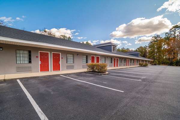 Exterior view - Econo Lodge Inn & Suites Cayce - I-26, Exit 113