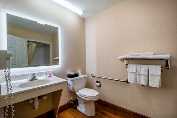  - Econo Lodge Inn & Suites Cayce - I-26, Exit 113
