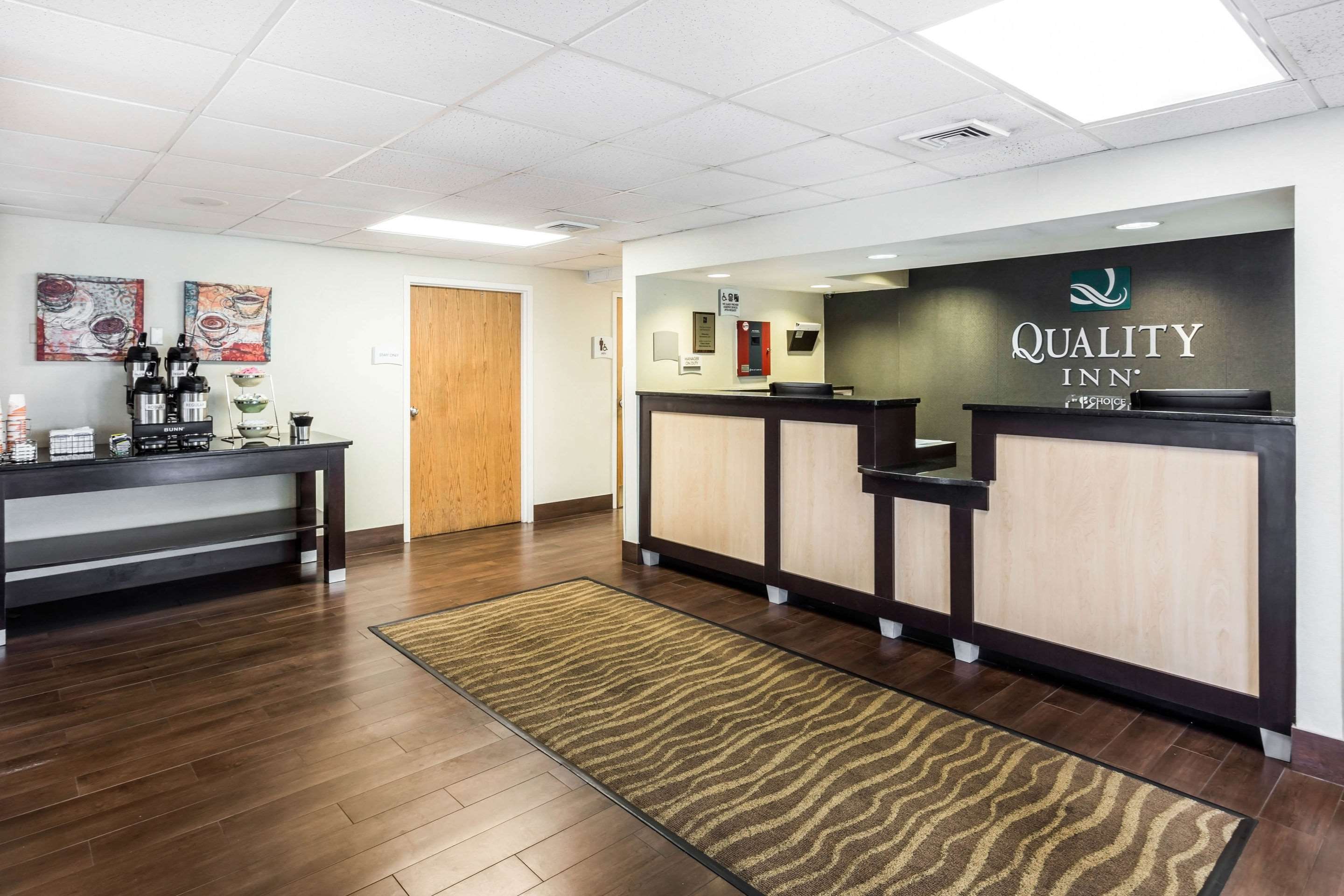 Hotel lobby | Quality Inn