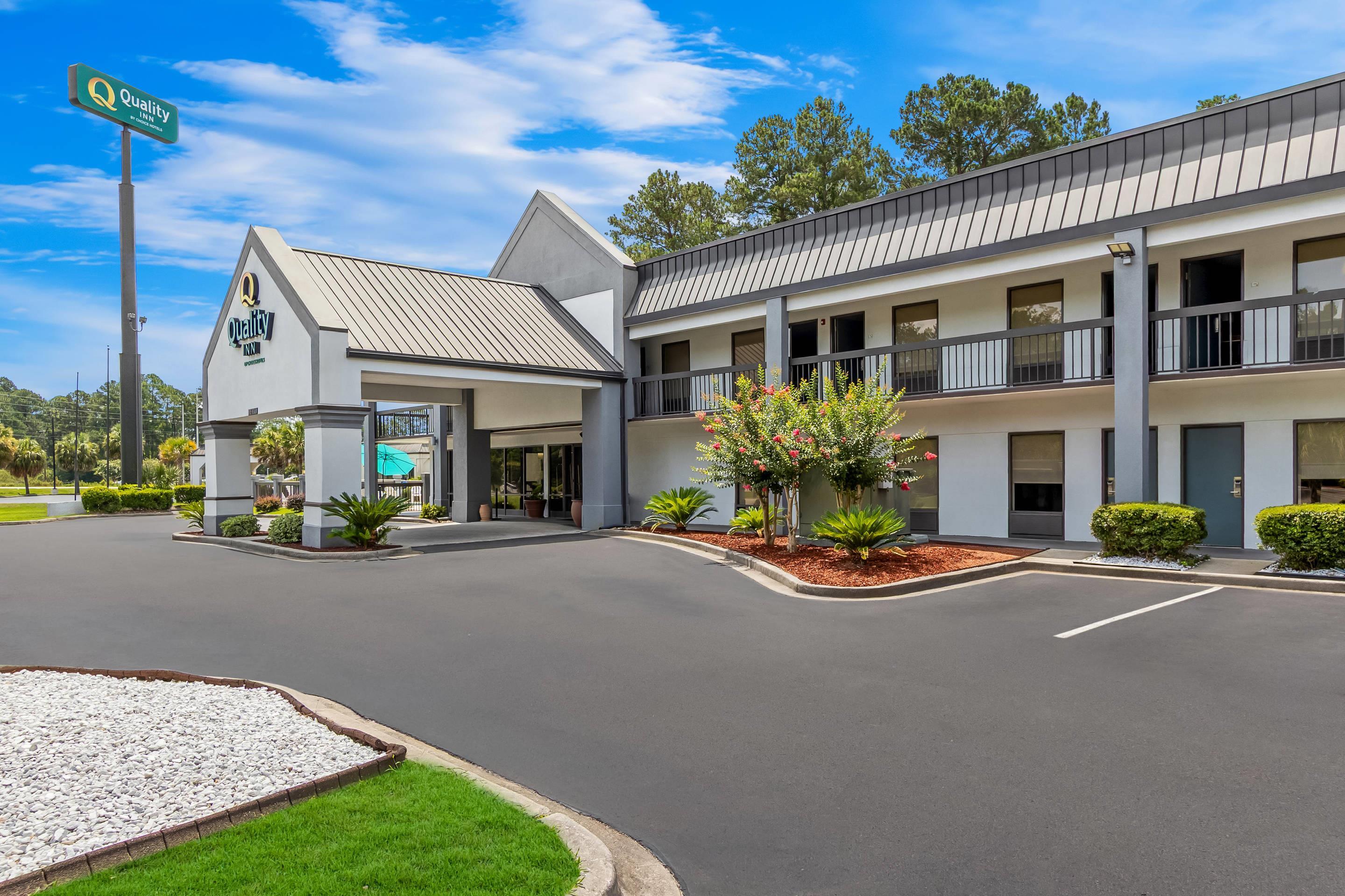 Hotel exterior | Quality Inn