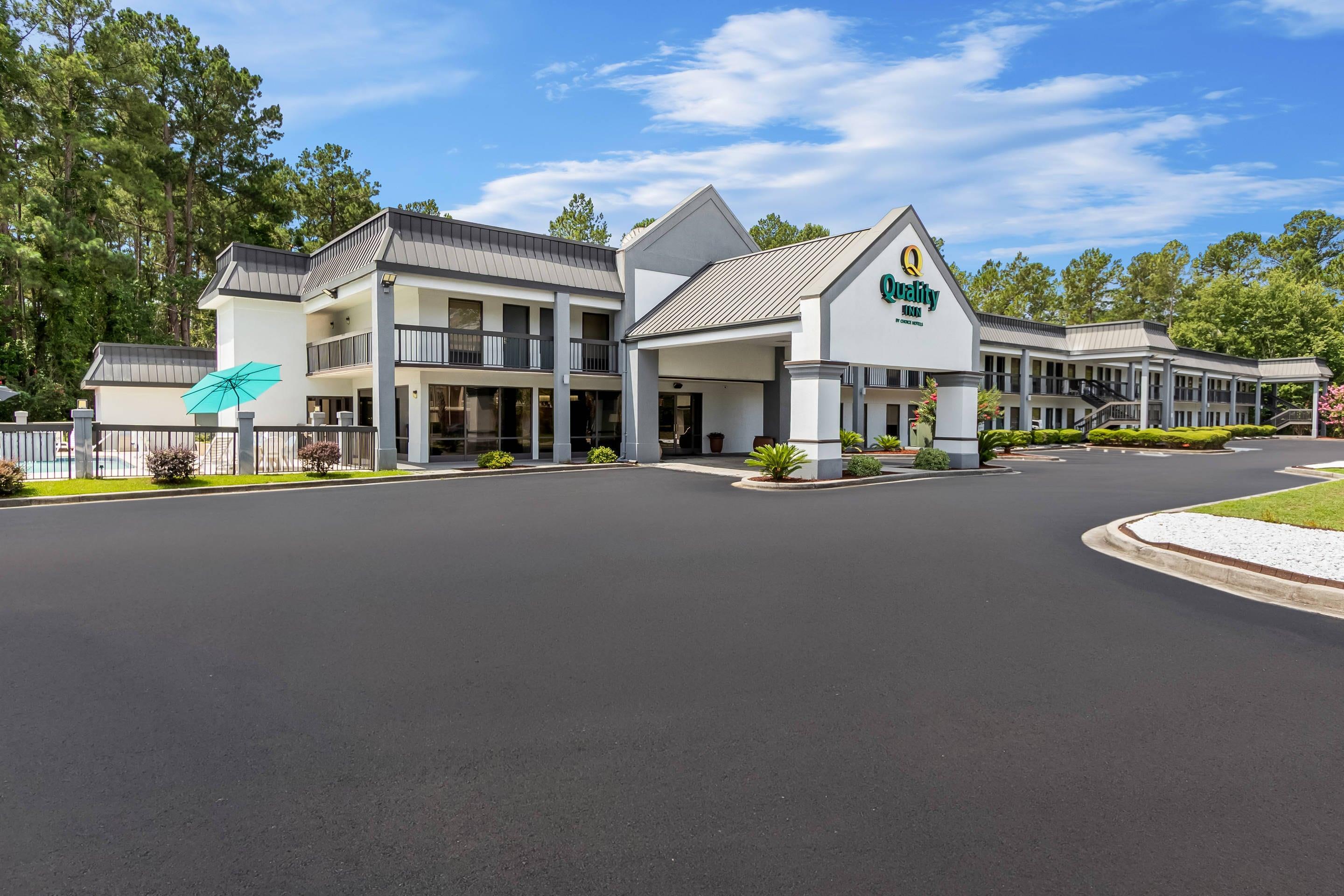 Hotel exterior | Quality Inn