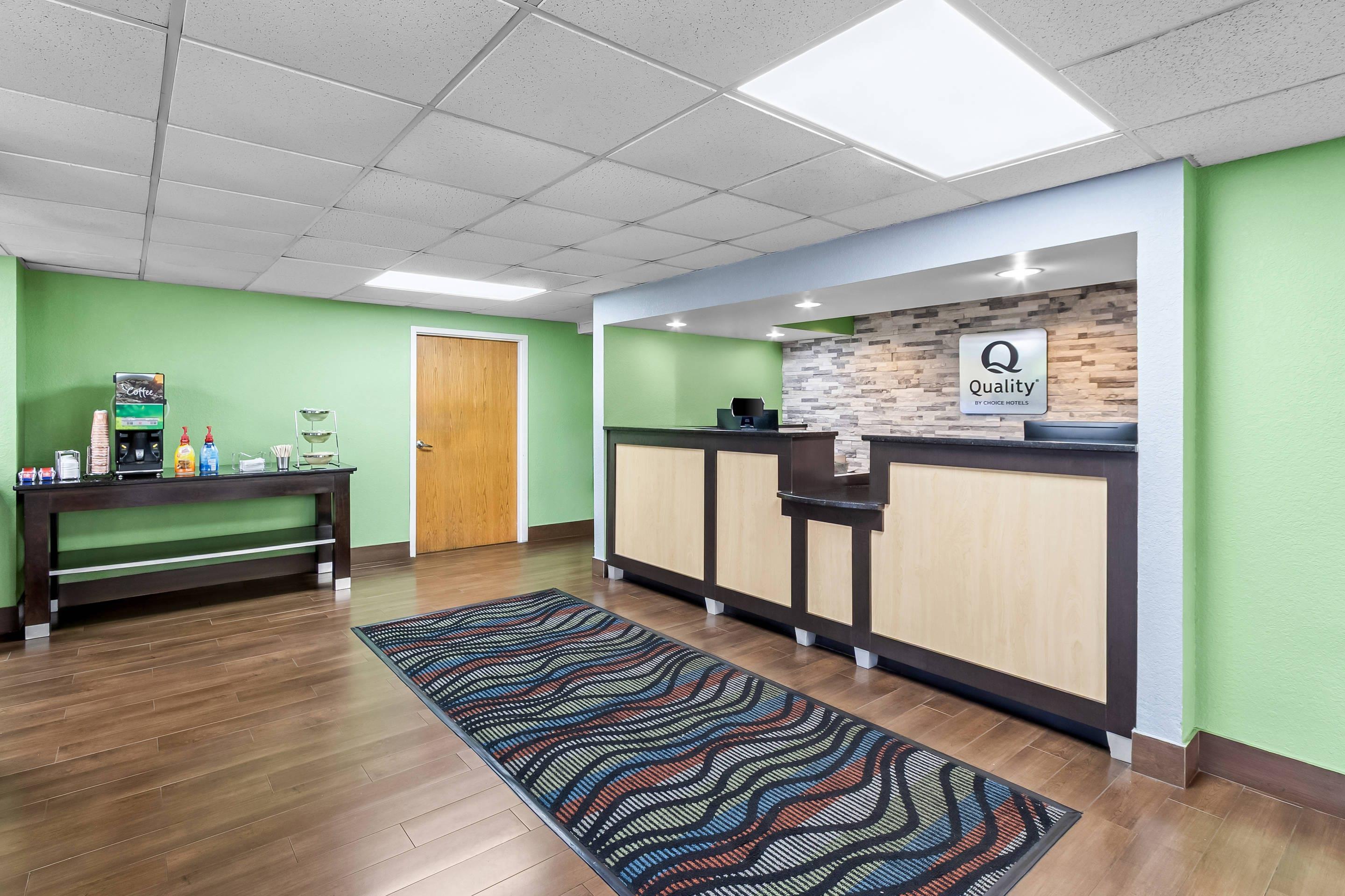 Hotel lobby | Quality Inn