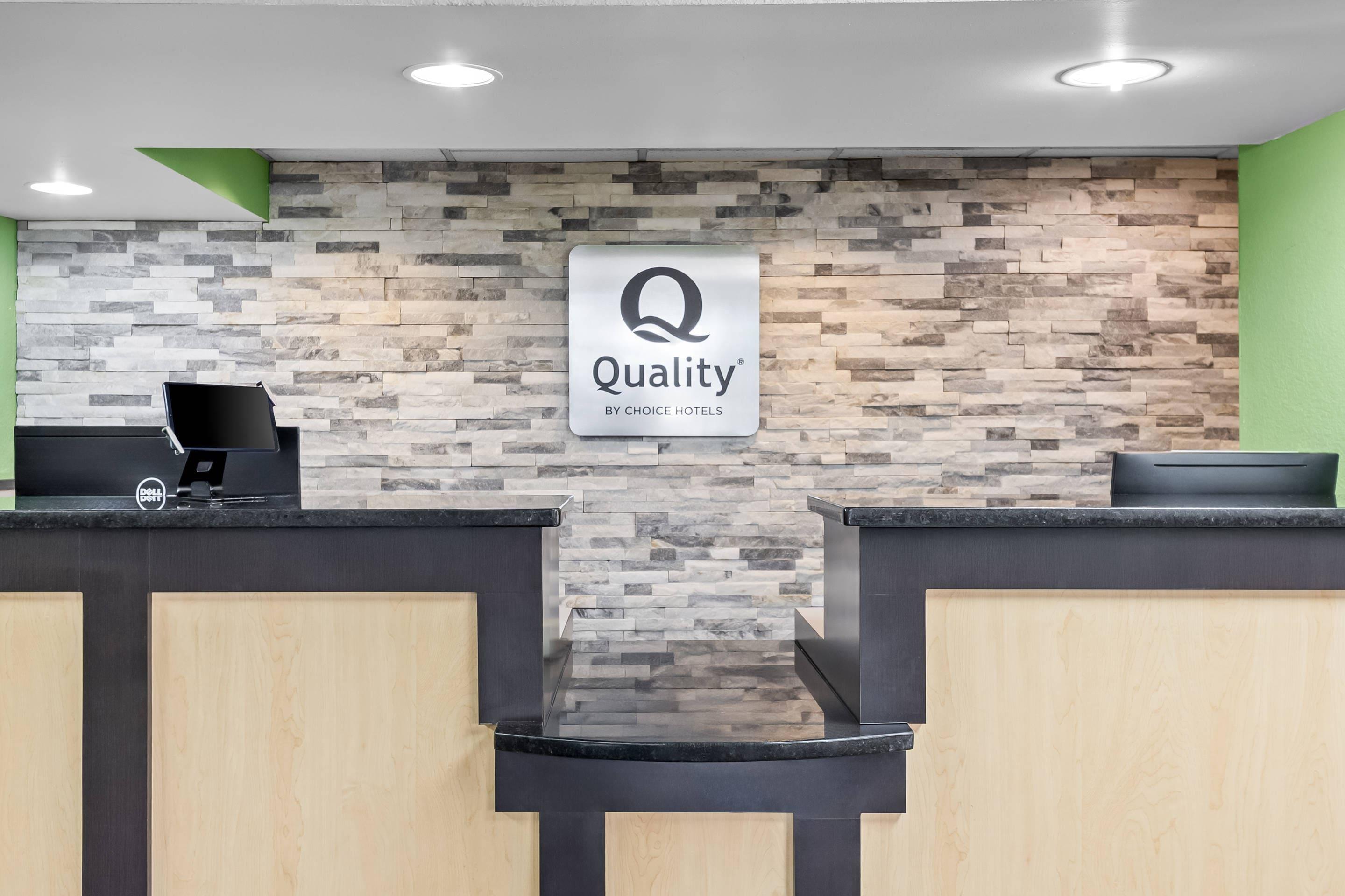 Hotel lobby | Quality Inn