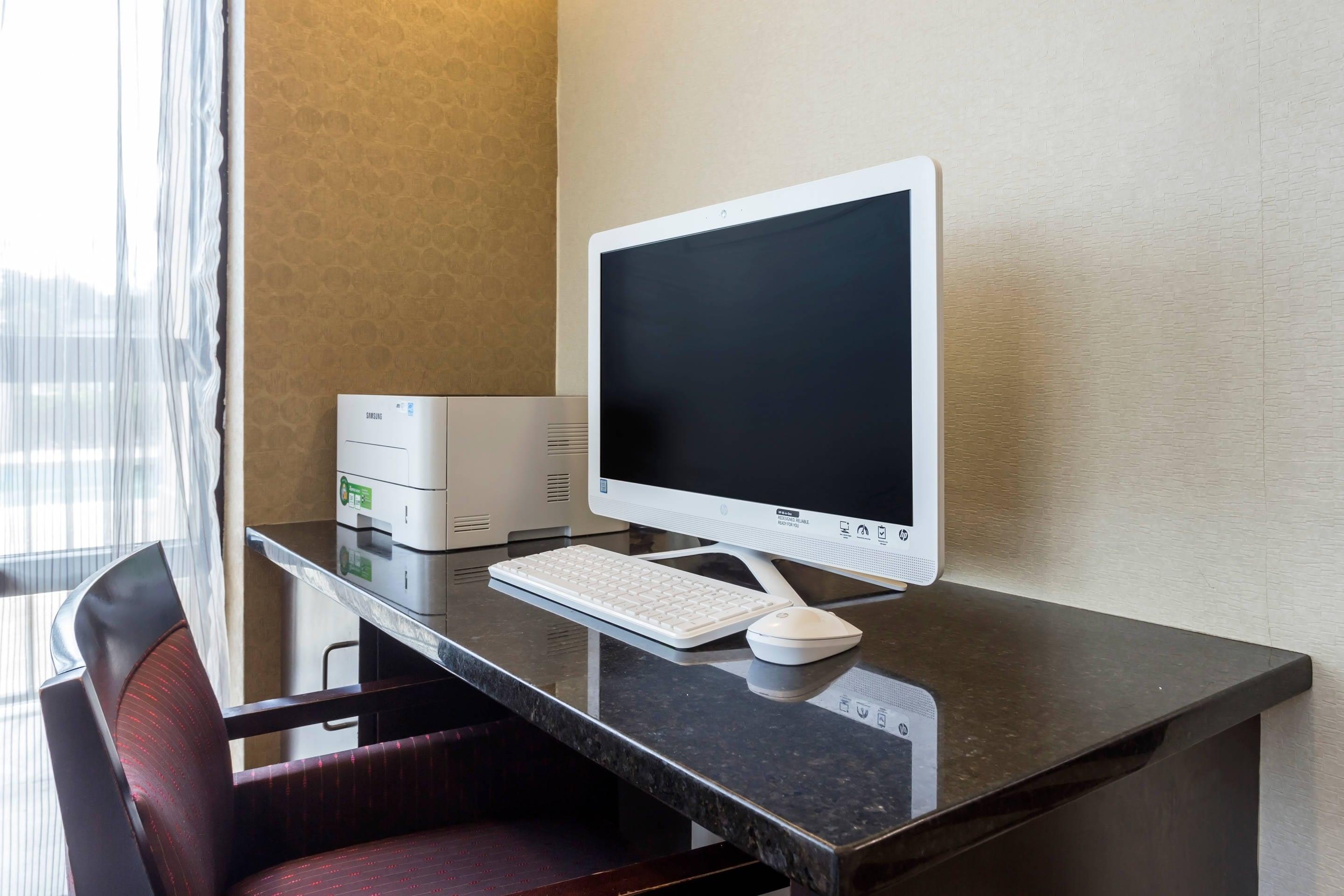 Business center | Quality Inn