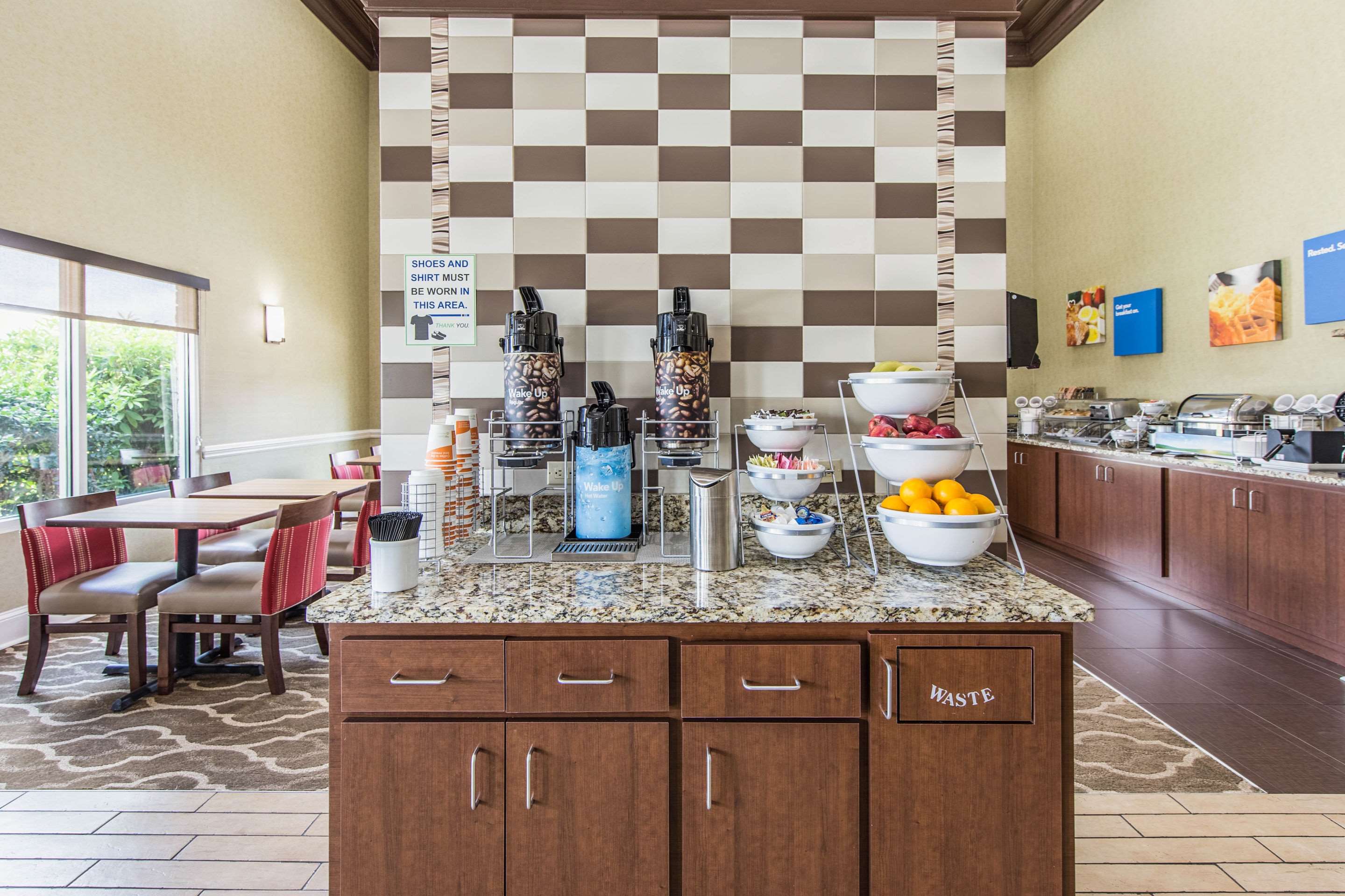 Breakfast area