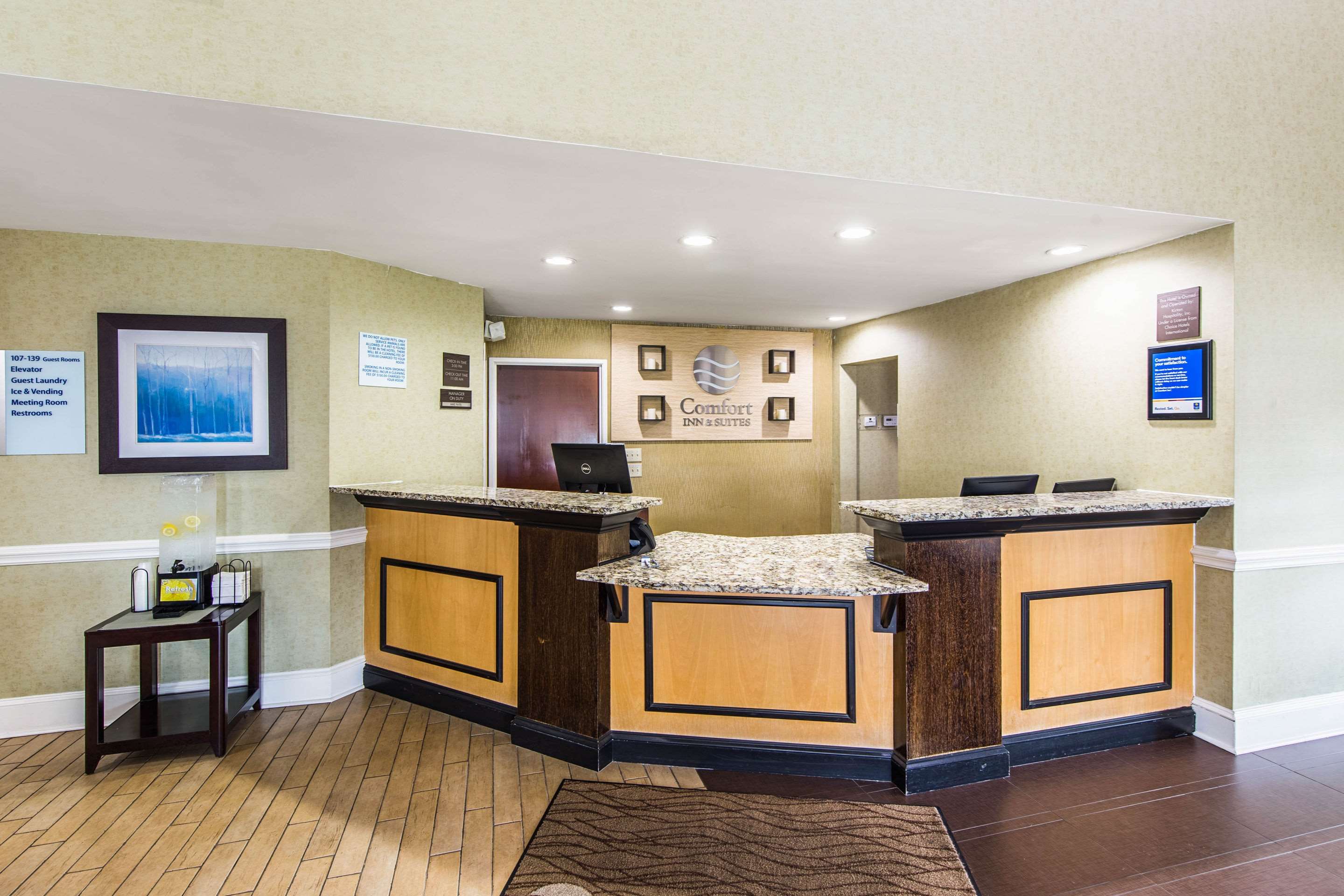 Lobby with sitting area
