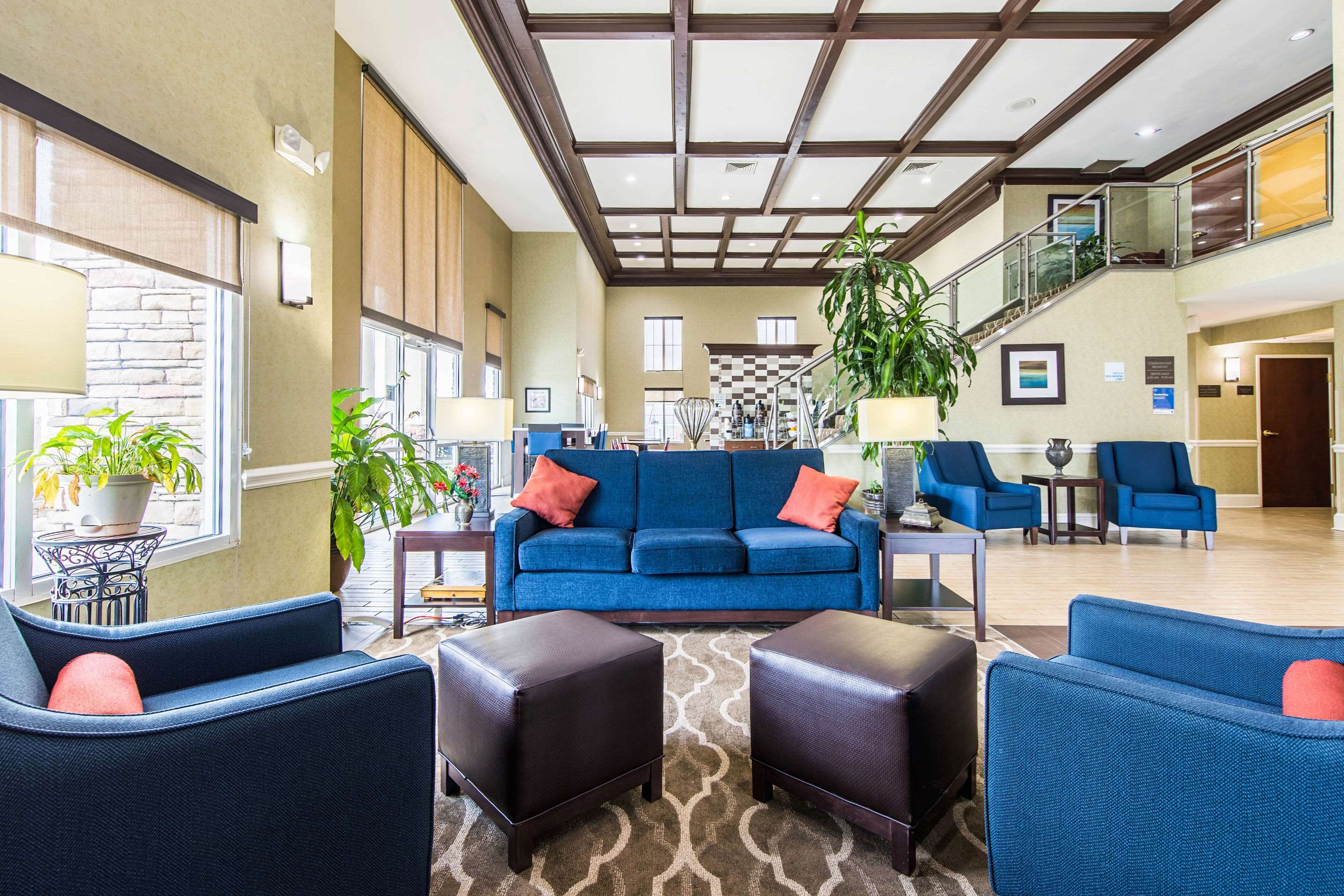 Lobby with sitting area