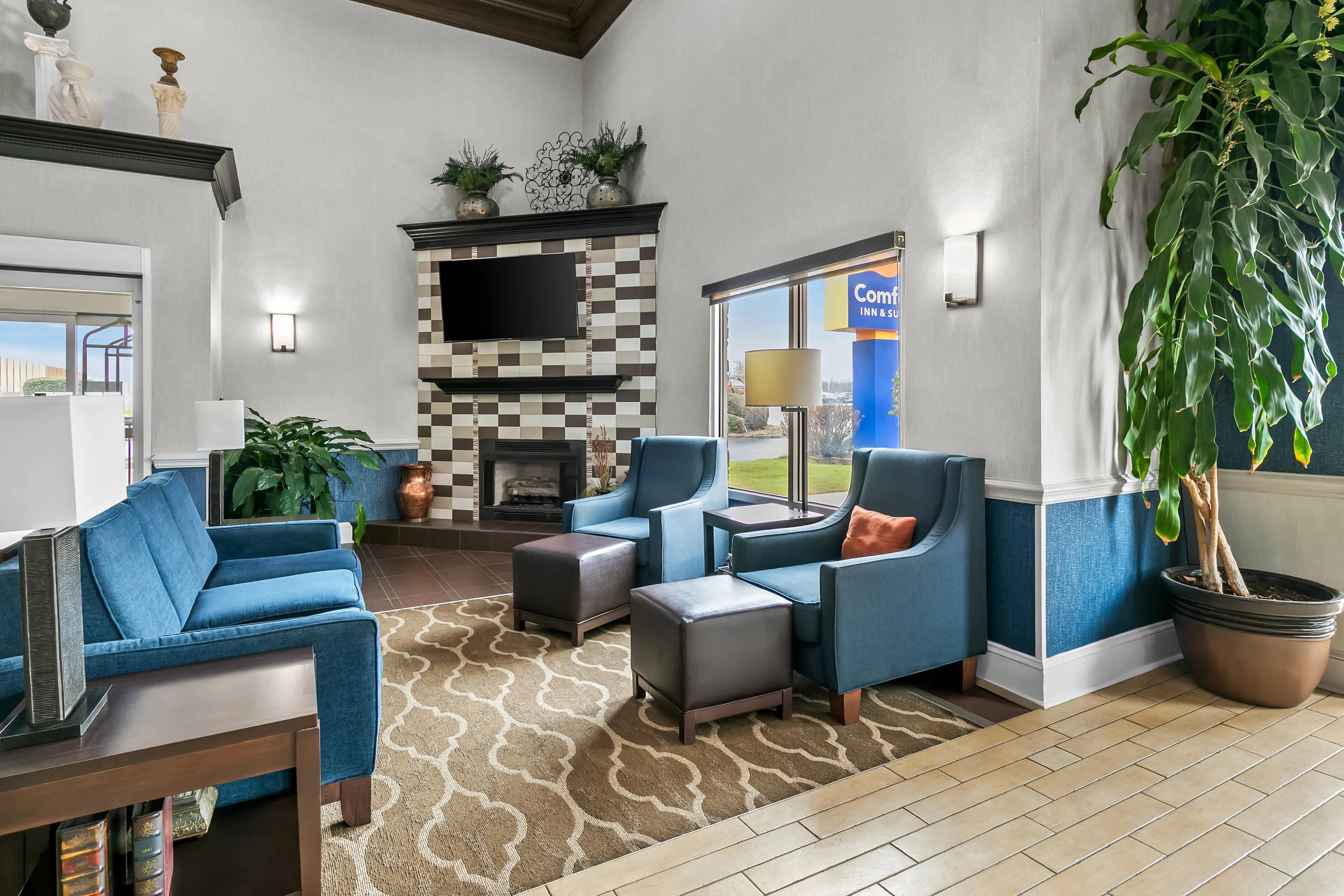 Lobby with sitting area