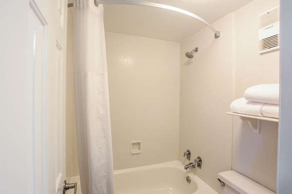 Suite - Quality Inn & Suites North Charleston - I-26, Exit 209