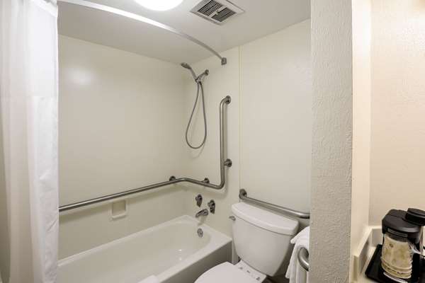  - Quality Inn & Suites North Charleston - I-26, Exit 209