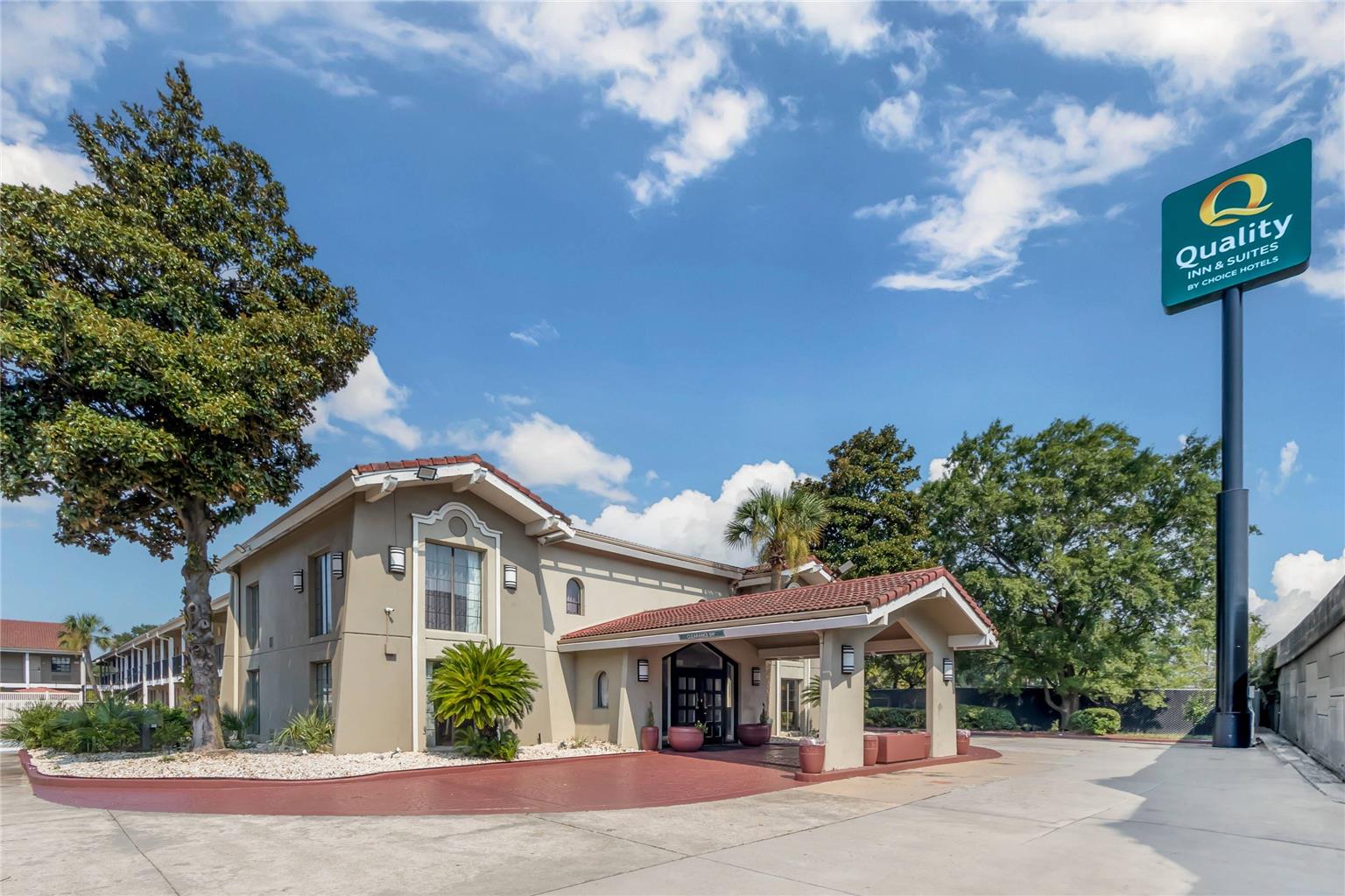 Quality Inn & Suites Charleston North