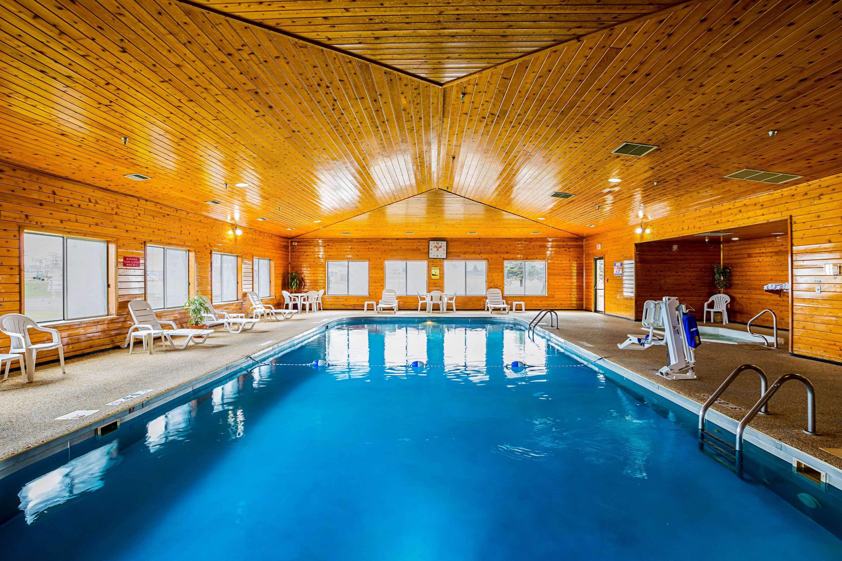 Indoor heated pool | Quality Inn Mitchell