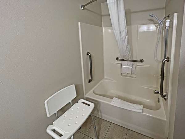  - Quality Inn Mitchell