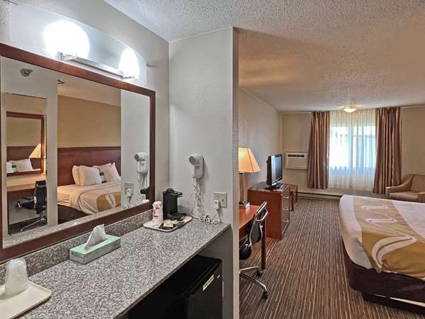 Suite - Quality Inn Mitchell