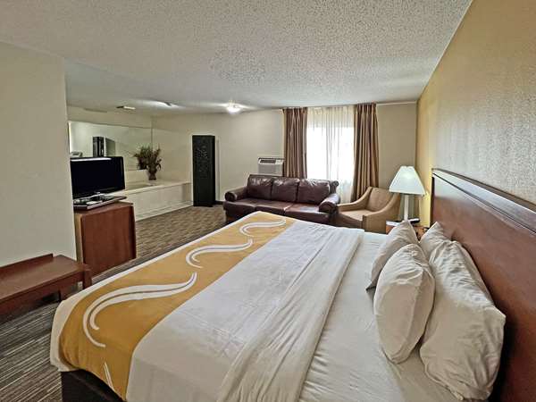Suite - Quality Inn Mitchell