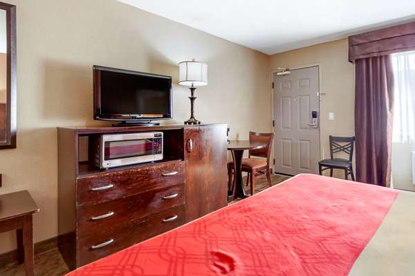 Suite - Econo Lodge Rapid City - I-90, Exit 59