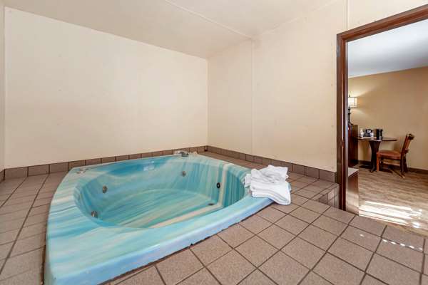 Suite - Econo Lodge Rapid City - I-90, Exit 59