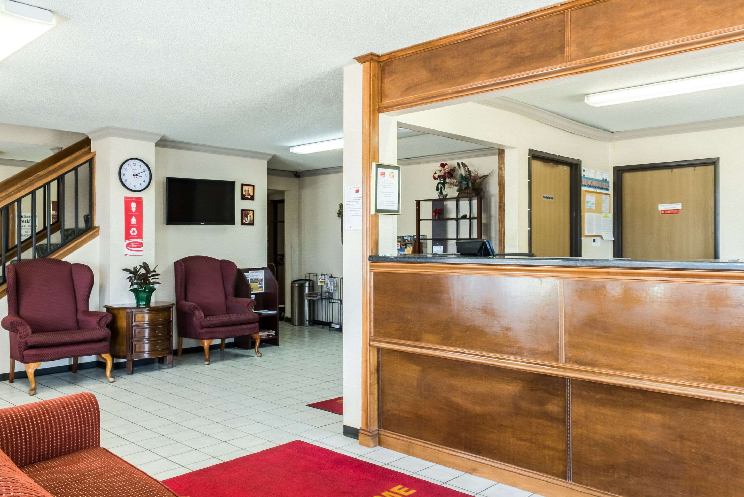 Front desk | Econo Lodge North Sioux Falls