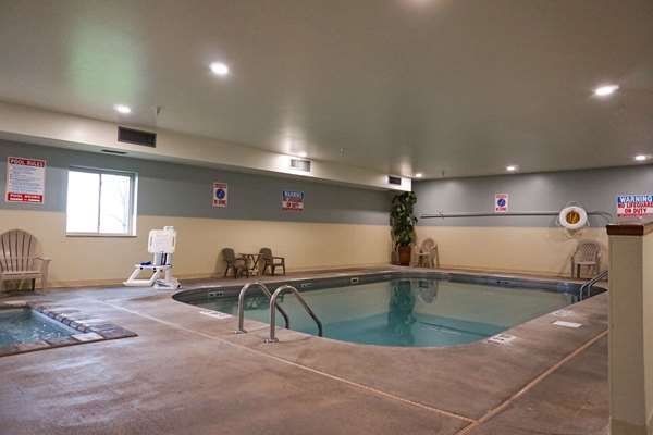 Pool - Quality Inn Watertown
