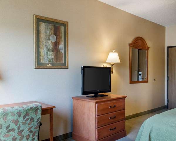  - Quality Inn Brookings - I-29, Exit 132