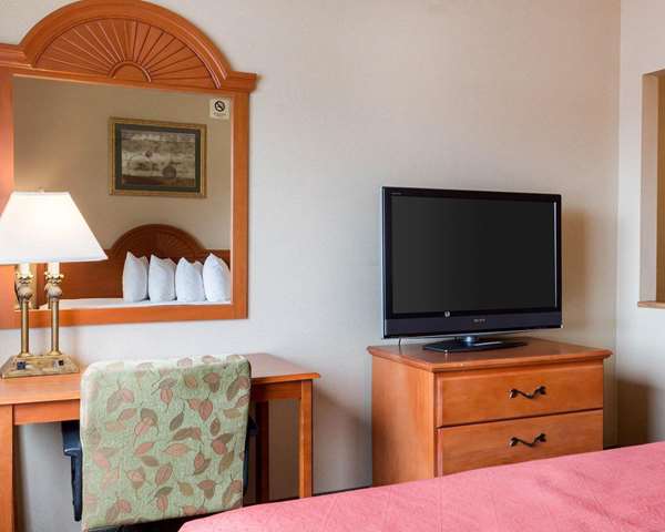  - Quality Inn Brookings - I-29, Exit 132