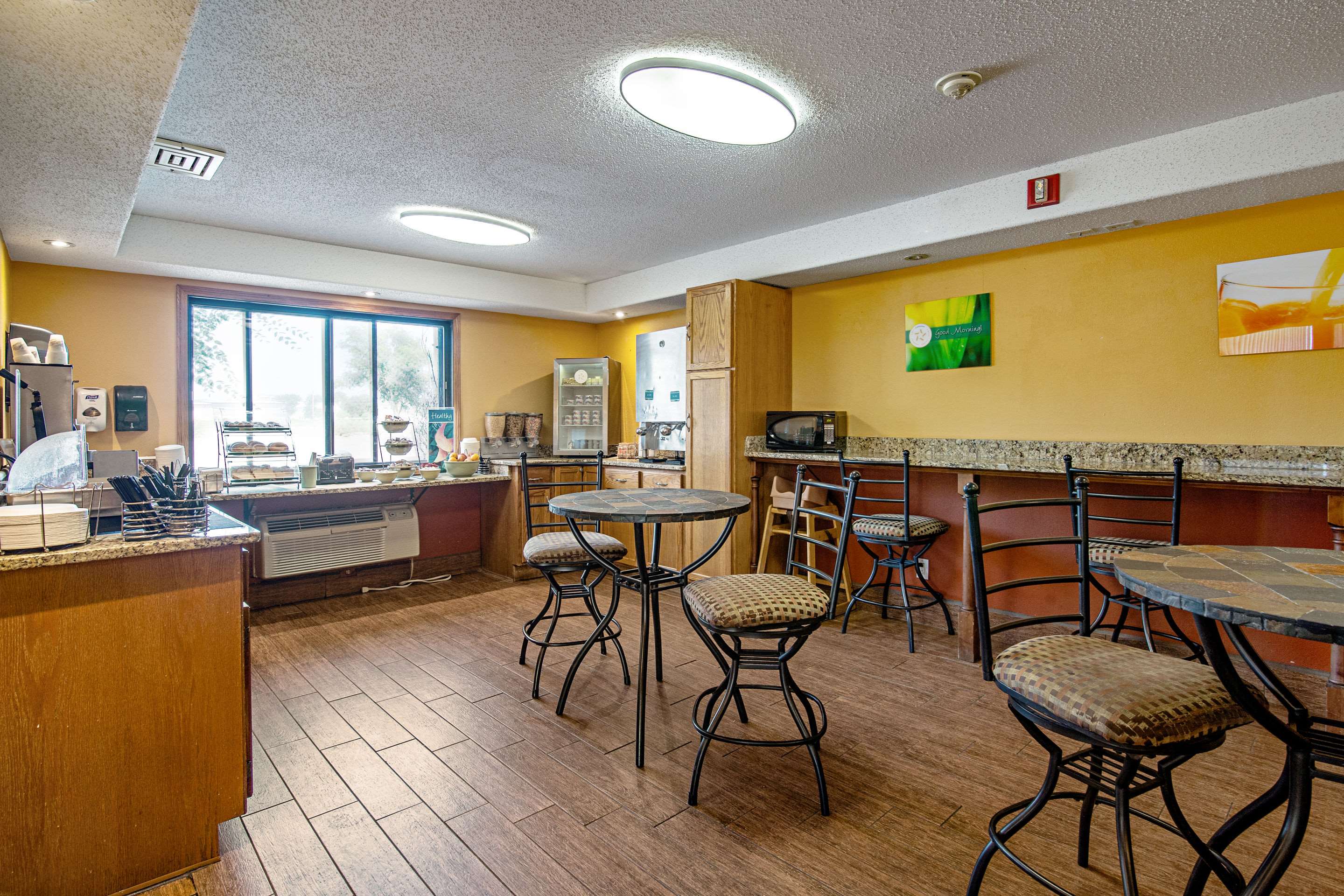Breakfast area