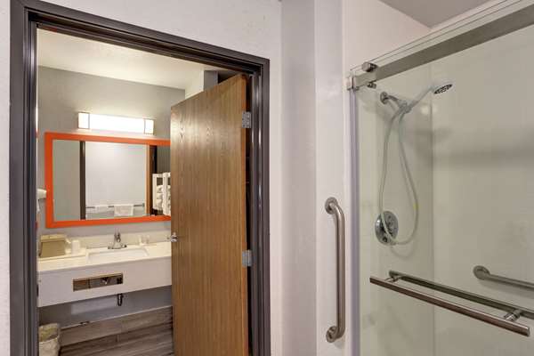  - Quality Inn Pierre