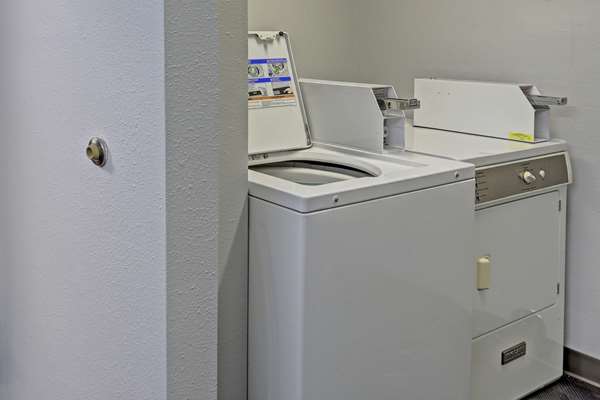 Amenities - Quality Inn Pierre