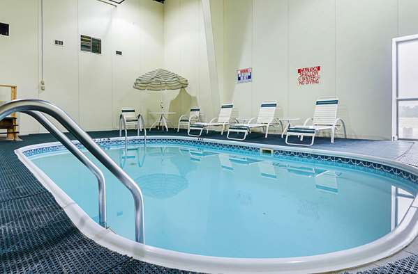 Pool - Quality Inn Rosebud Casino Mission